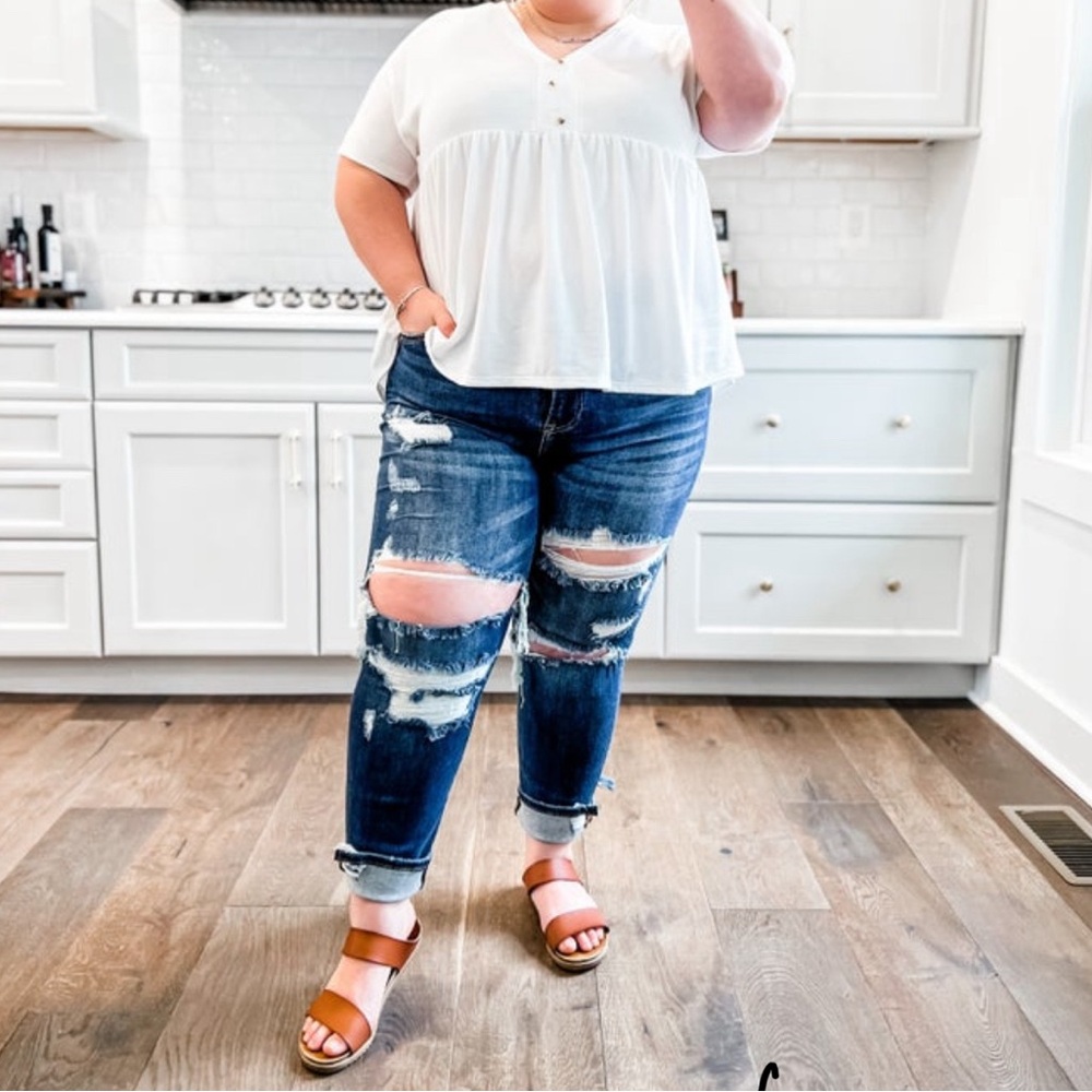 💎RISEN💎dark wash boyfriend jeans.                      🔥BRAND NEW w tags🔥